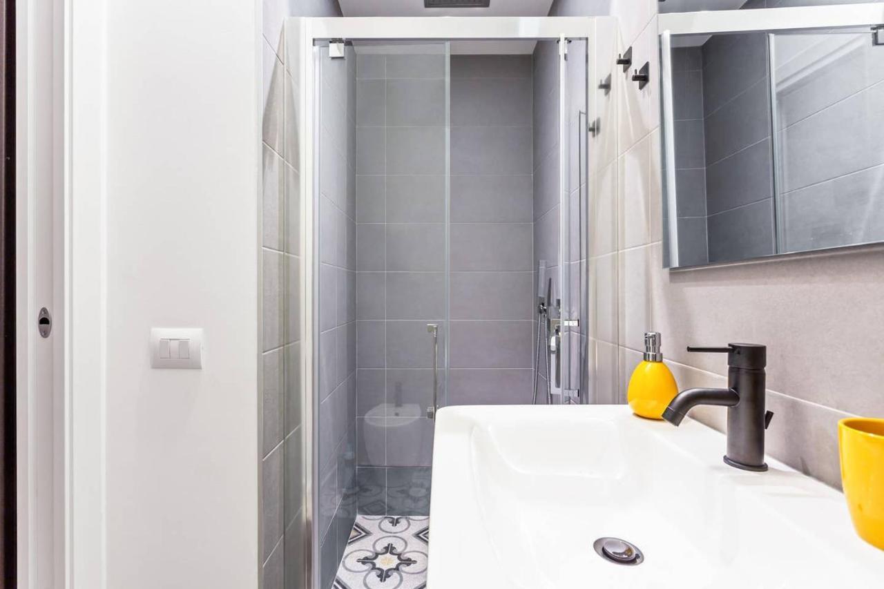Design And New Flat In Navigli District Apartment Милано Екстериор снимка